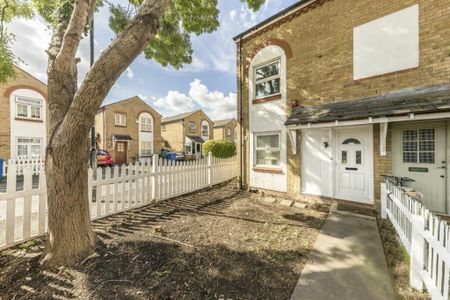 2 Bed Maisonette, Wordsworth Road, SE1 - Photo 5