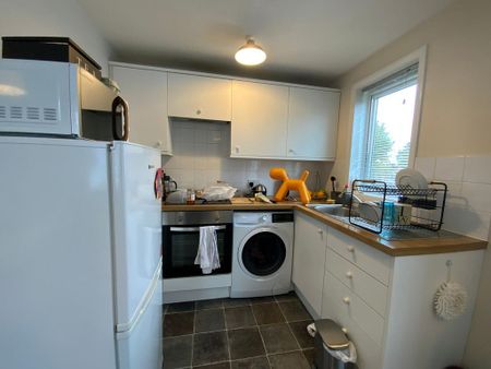 1 bedroom ground floor flat to rent - Photo 5