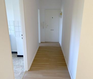 + 2 Zimmer mit großem Balkon + - Photo 1