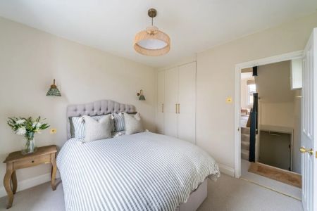 2 bedroom maisonette to rent - Photo 4