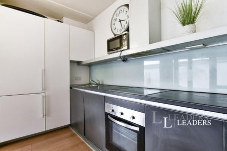2 bedroom flat to rent - Photo 5