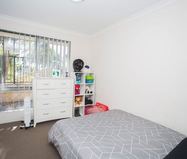 3X2 In Ideal Location! - Photo 3