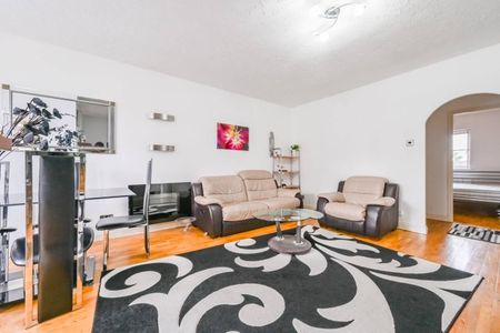 2 Bed Flat, Wheat Sheaf Close, E14 - Photo 2