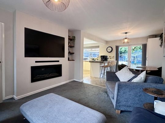 4 bedroom semi-detached house to rent - Photo 1