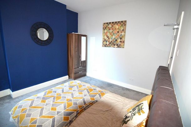 1 bedroom in a house share to rent - Photo 1