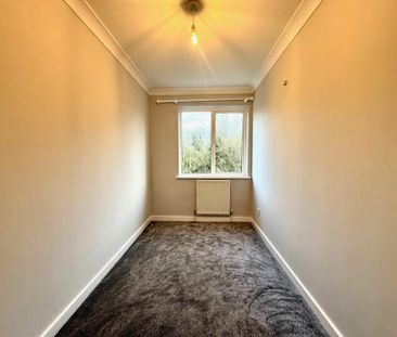 4 bedroom terraced house to rent - Photo 5