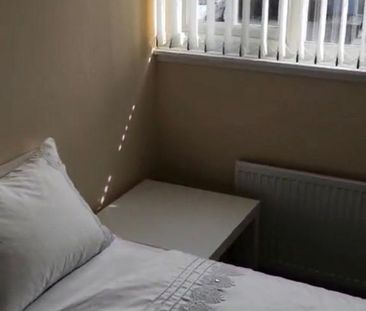 1 bedroom in a house share to rent - Photo 6