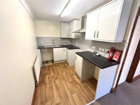 1 bedroom flat to rent - Photo 2