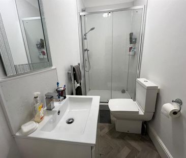 4 bedroom terraced house to rent - Photo 1