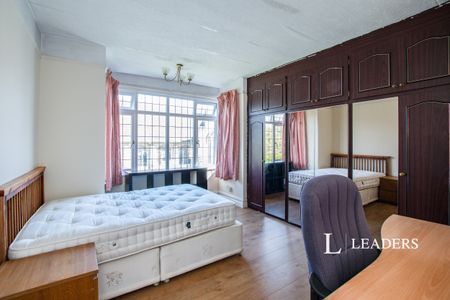 6 bedroom detached to rent Fitzharris Avenue, Bournemouth - Photo 5