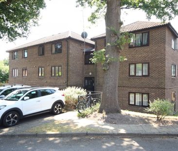 Calluna Court, Woking - Photo 4