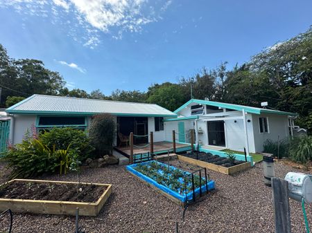 3 Kataryn Avenue, Grasstree Beach - Photo 2