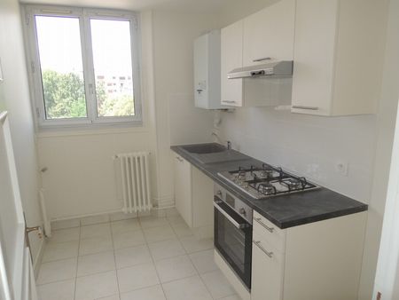 Location Appartement 3 pièces 51m² ORLEANS 45000 - Photo 2
