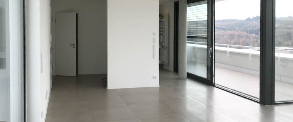 Erstklassiges 2-ZI.-PENTHOUSE Blaustein mit EBK, TG, sonnige Dachterrasse mit Panoramablick - Foto 1