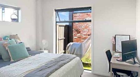 RICHMOND - 3 BEDROOMS - Photo 3