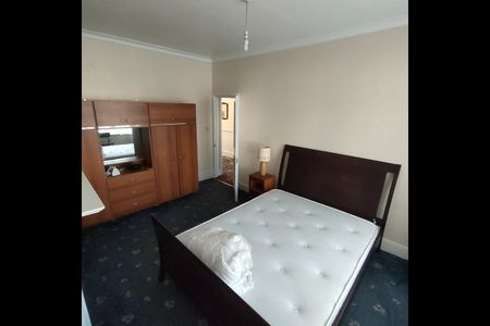 Room in a Shared House, Sedgeford Road, W12 - Photo 3