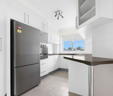 Executive Style Apartment - Photo 2