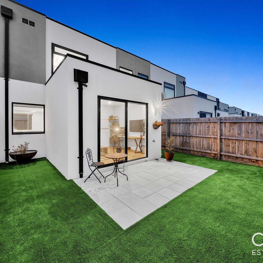 25 Birdie View, Cranbourne North - Photo 1