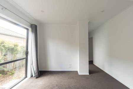 Modern 2-Bedroom Townhouse - The Perfect Lock-Up and Leave - Photo 2