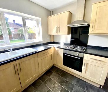 3 bedroom semi-detached house to rent - Photo 4