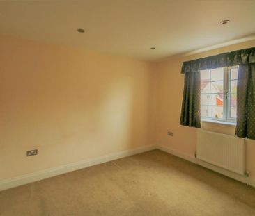 4 bedroom detached house to rent - Photo 4