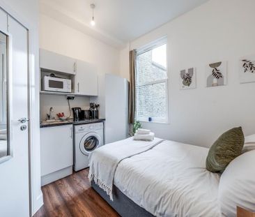 Studio to rent - Photo 2