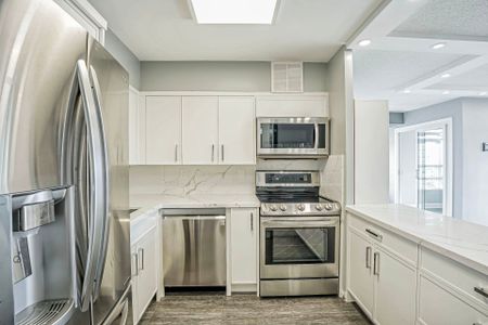 For Lease - 50 Kingsbridge Garden Circle Unit# 1512, Mississauga, Ontario - Photo 3