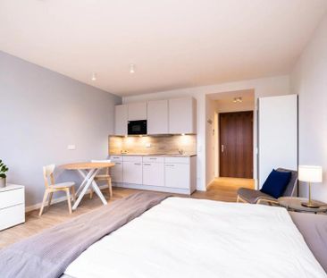 Studio Apartment with fitted kitchen in Revaler Street - Photo 2