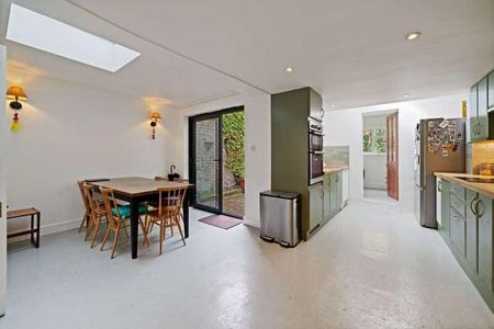 Fortnam Road, London, N19 - Photo 2