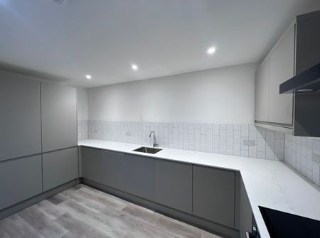 3 Bed Flat, Bristol, BS5 - Photo 4