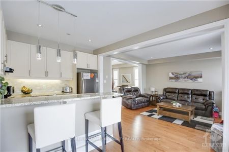 For Lease - 307 Meadowbreeze Drive, Kanata, Ontario - Photo 4