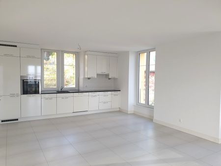 Bel appartement de 4,5 pièces avec balcon et vue sur le lac - Photo 4