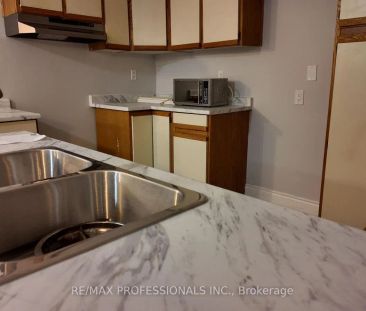 58 AMANTINE CRESCENT - Photo 3