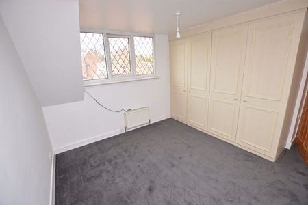 2 Bedroom Semi-Detached House - Photo 4