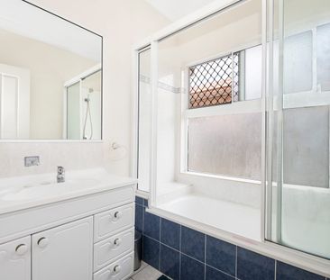 SHARE HOUSE/21 College Lane, Douglas, Qld 4814 - Photo 1