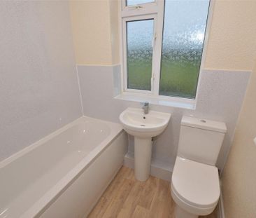 2 bedroom semi-detached house to rent - Photo 5