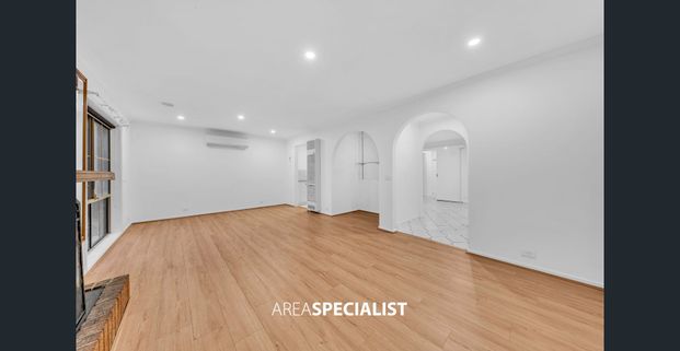 Modern 3-Bedroom Family Home in Cranbourne North – Spacious, Stylish & Convenient! - Photo 1