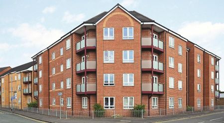 1 bedroom in a flat share to rent - Photo 2