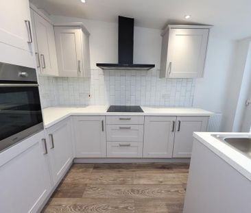 3 bedroom terraced house to rent - Photo 6