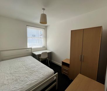 4 bedroom terraced house to rent - Photo 1