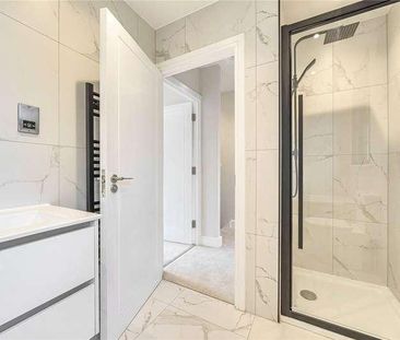 Trent Gardens, Southgate, London, N14 - Photo 2