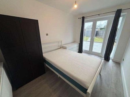 Hartsbourne Road, Earley, RG6 - Photo 2