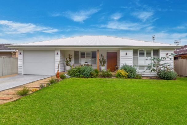 GREAT LOCATION AND OPEN PLAN LIVING - Photo 1