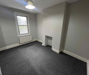 3 bedroom end of terrace house to rent - Photo 3