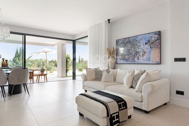 Long-Term Rental in La Quinta with Private Pool & Sea Views - Photo 1