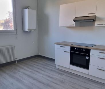 Location Appartement 2 pièces 56m² LE CREUSOT 71200 - Photo 2