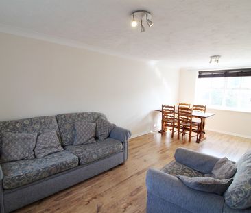 Elm Park, Reading, RG30 2HT - Photo 1