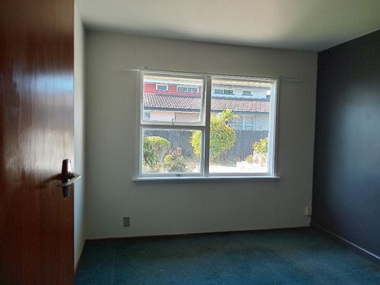 Flat In Riccarton Available - Photo 1