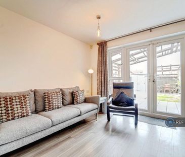 3 bedroom semi-detached house to rent - Photo 2