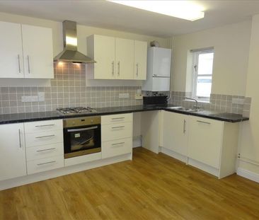 2 bedroom terraced house to rent - Photo 3